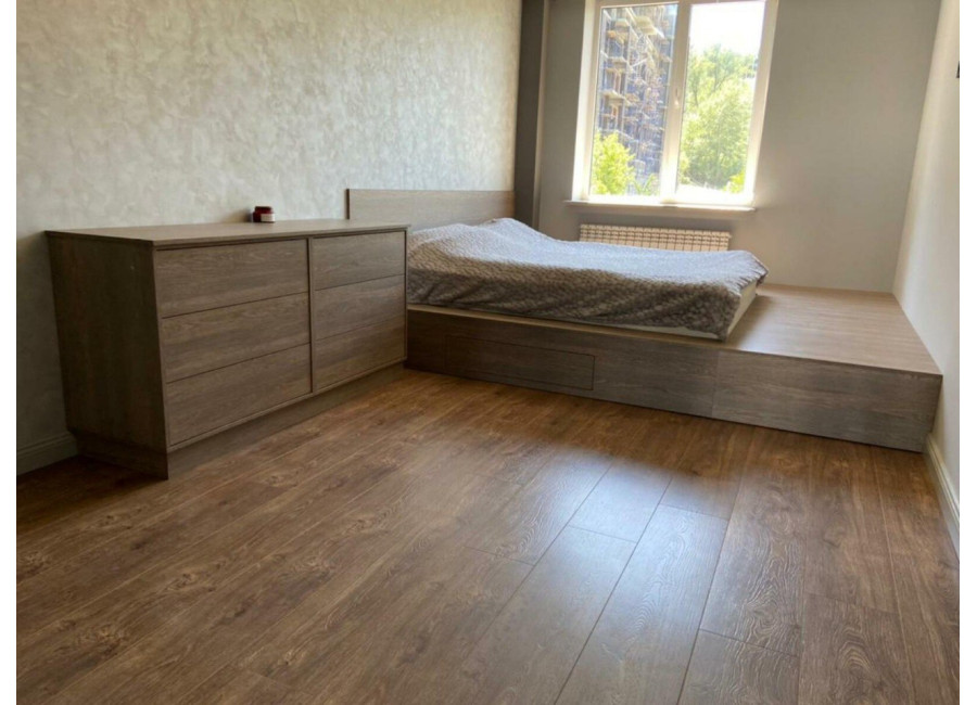 Кровать и комод из ЛДСП Эггер